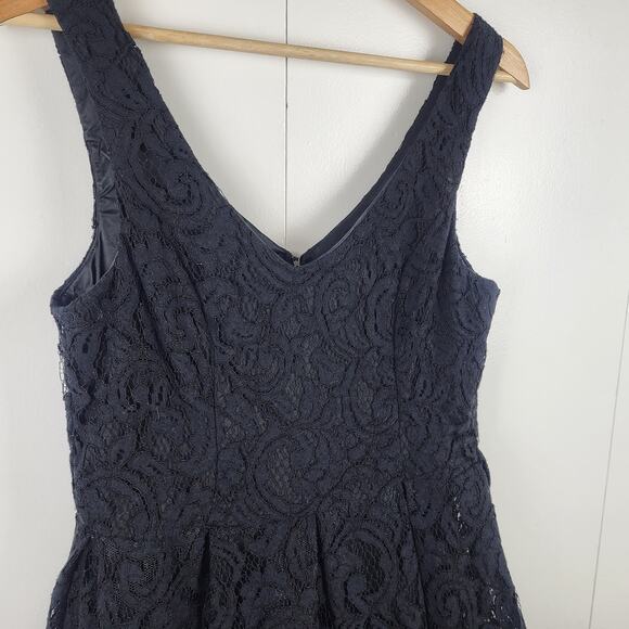 Bardot Lace Fit and Flare Sleeveless V Neck Floral Flirty Midi Dress | US 8 - Picture 4 of 9